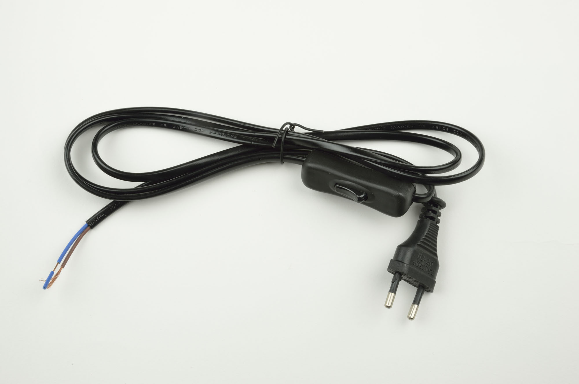 UCX-C11-02A-170 BLACK Сетевой шнур с вилкой и выключателем. 2А. 500Вт. 1.7м. Черный. ТМ Uniel