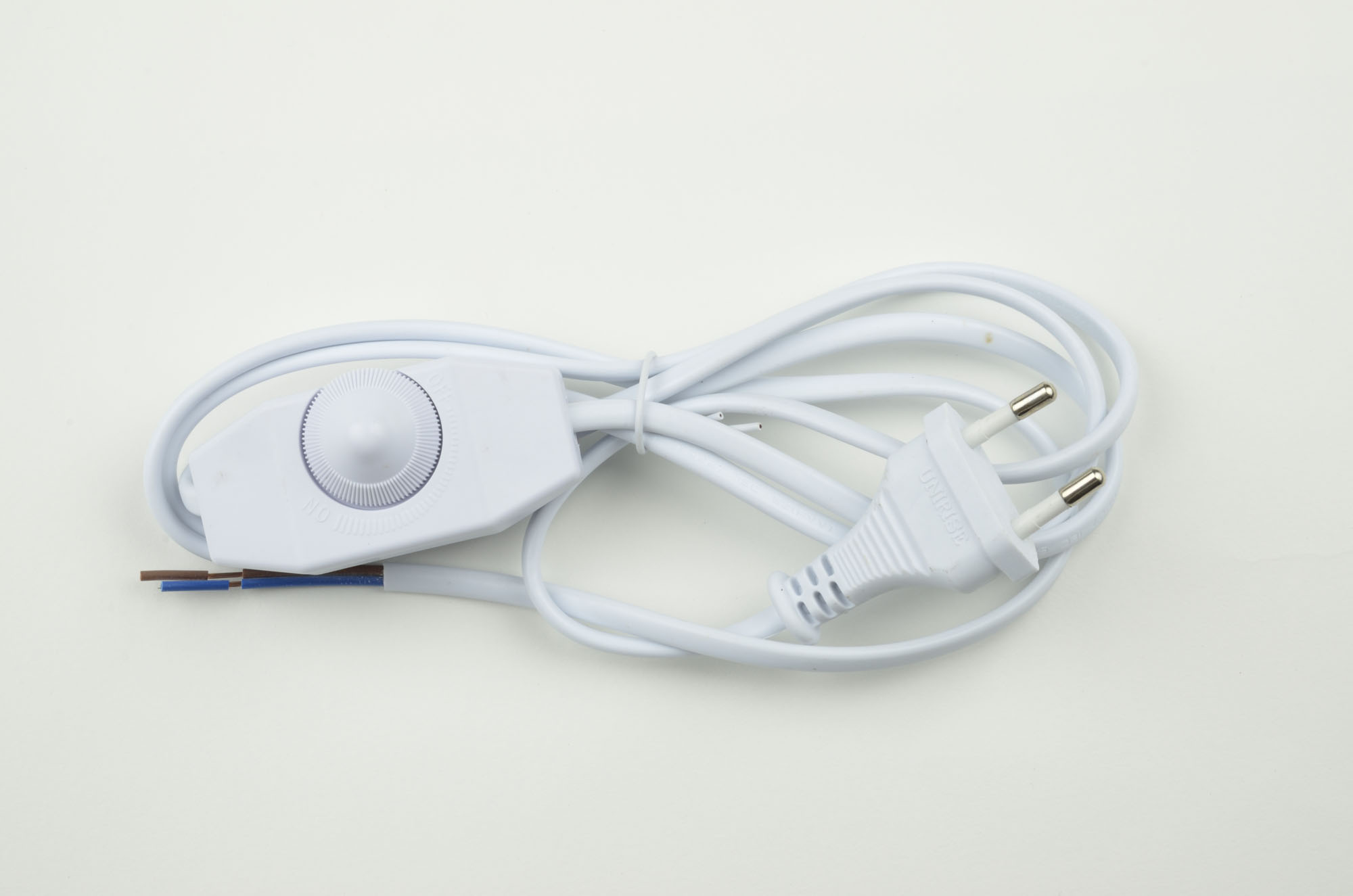 UCX-C30-02A-170 WHITE Сетевой шнур с вилкой и выключателем с диммером. 2А. 500Вт. 1.7м. Белый. ТМ Uniel
