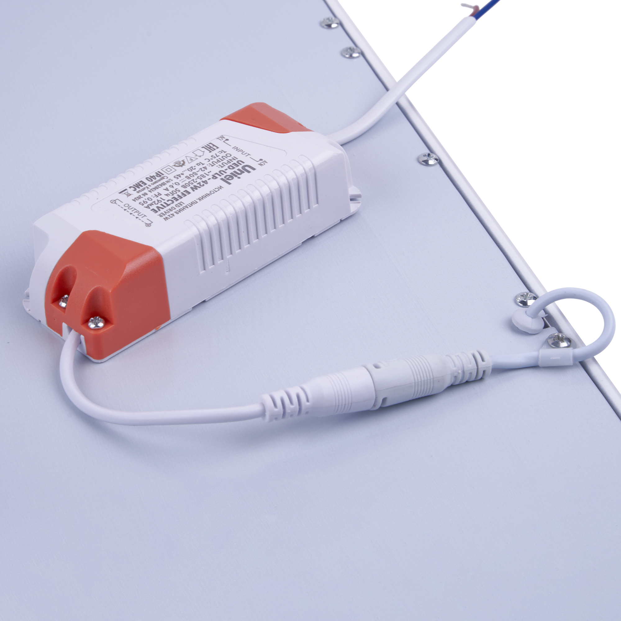 ULP-6060-42W-6500K EFFECTIVE WHITE Светильник светодиодный потолочный встраиваемый. Дневной свет 6500K. Корпус белый. В комплекте с и-п. ТМ Uniel.