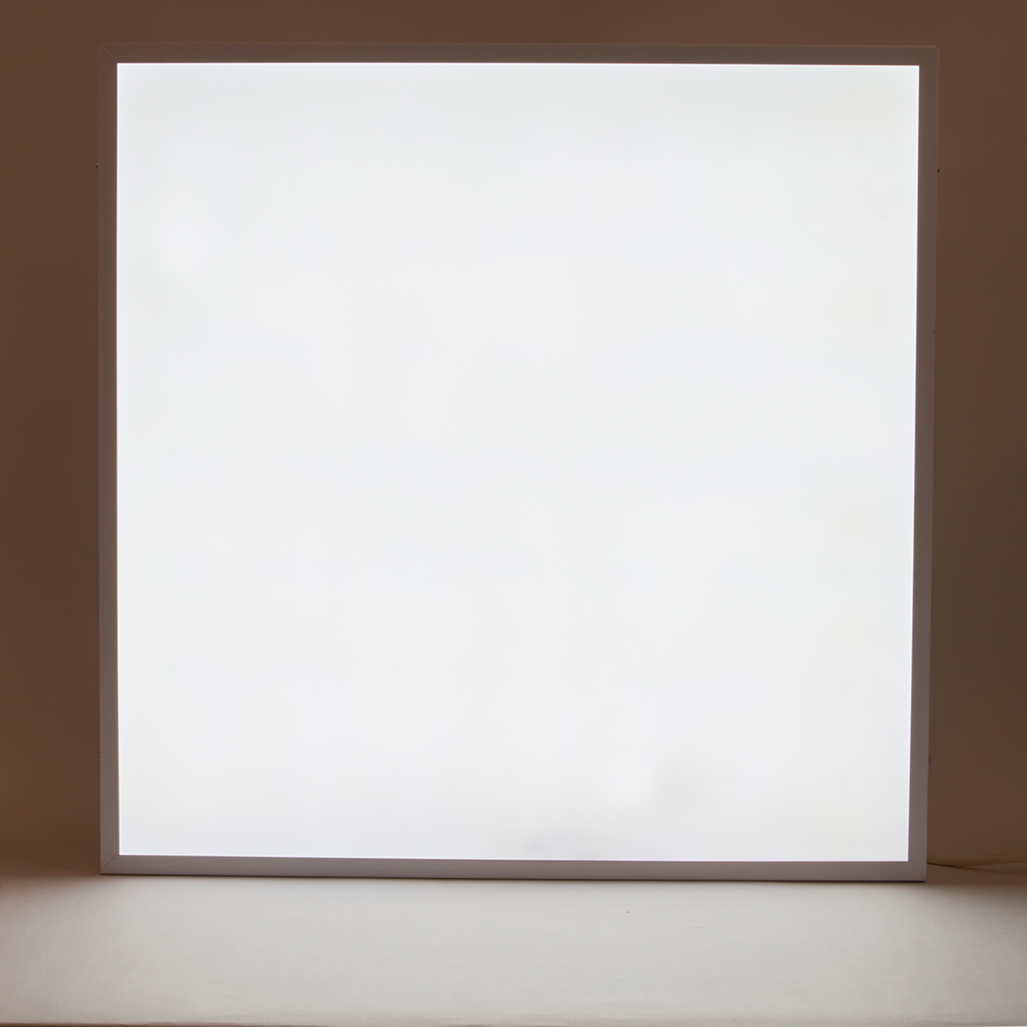 ULP-Q109 6060-40W-4000K WHITE Светильник светодиодный потолочный универсальный. Белый свет 4000K равномерный. Рассеиватель матовый. В комплекте с и-п. Корпус белый. ТМ Volpe