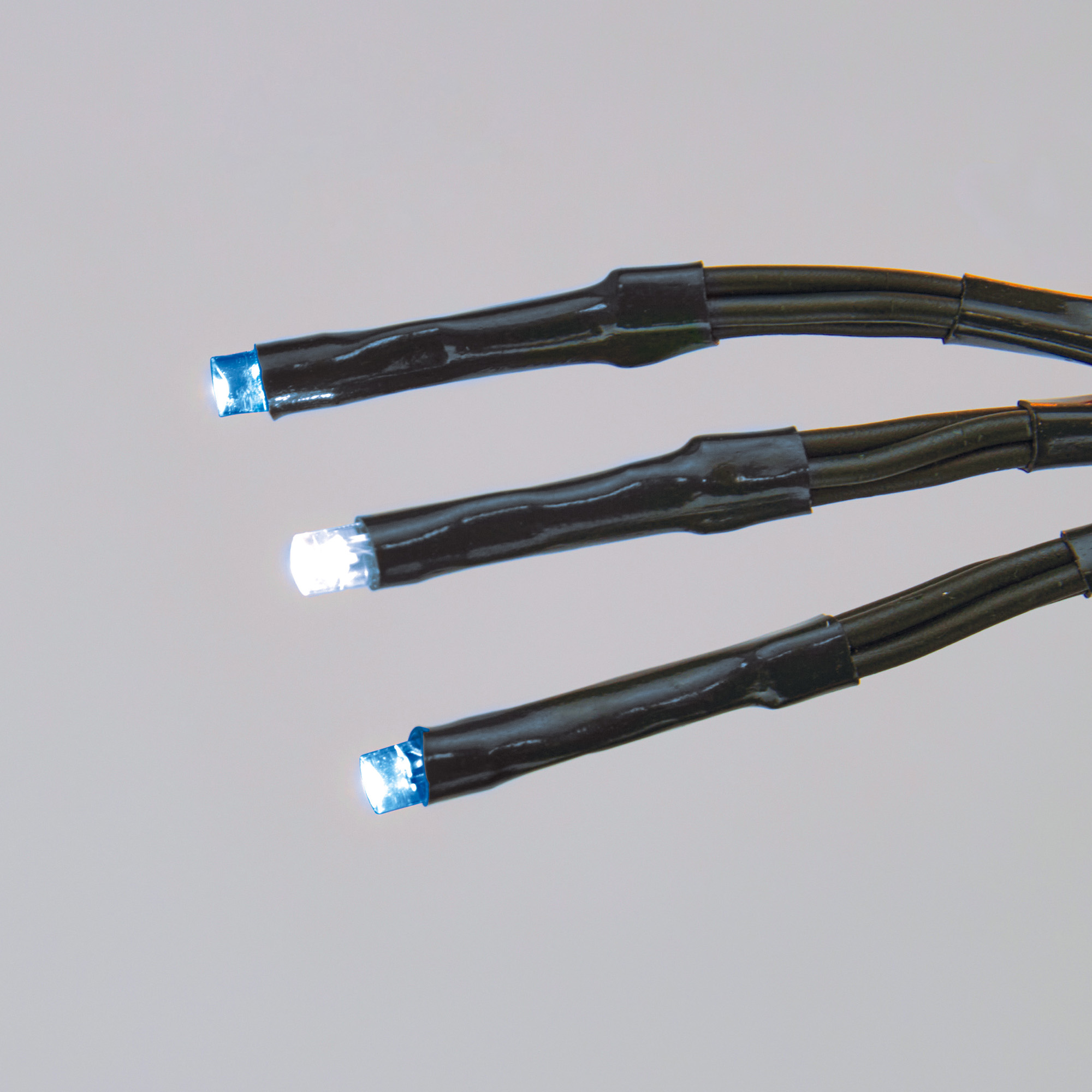 ULD-S0740-370-DGA-RC BL-WH IP44 FIREWORK Гирлянда светодиодная Фейерверк. 7.4м. 370 светодиодов. Синий и белый свет. Пульт ДУ в-к. Провод зеленый. ТМ Uniel